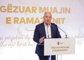 Bashkia e Tiranës shtron darkën e iftarit me shoqatat myslimane dhe myftininë e Tiranës