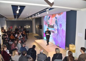 Trafikimi në sytë e të rinjve/ Çelet në Tiranë ekspozita e artit kundër trafikimit të qenieve njerëzore