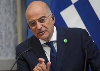 Greqia u ftua zyrtarisht, ministria shqiptare e Mbrojtjes sqaron pse ministri Dendias nuk mori pjesë në inagurimin e bazës ajrore në Kuçovë