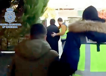 Një zyrë e thjeshtë, qendër e trafikut të kokainës: Policia spanjolle kap 38 milionë euro drogë. Organizata drejtohej nga dy vëllezër shqiptarë