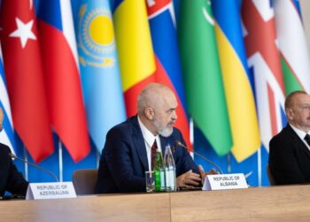 Rama nga Azerbajxhani: Synojmë të ndërtojmë një qendër të gazit natyror të lëngshëm në Vlorë