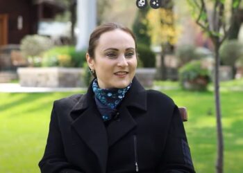 Rrëfimi i Elizabeta Imerajt: Prindërit u prekën kur më nxorën nga sistemi i drejtësisë
