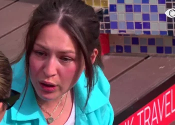 “Desh u lidhe me Meritonin”, Françeska shpërthen në lot pas debatit me Julin: Nuk kam ardhur të denigrohem këtu