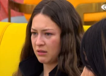 VIDEO/ “Më mbyllën dhe torturuan në tualet”, Françeska rrëfen mes lotësh bullizimin që ka përjetuar në fëmijëri