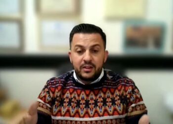 Politologu: Zgjidhja e krizës në PD është ndarja përfundimtare nga Berisha!