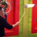 VIDEO / Sherr në Big Brother, Juli i shkon Romeos me presh në dorë: Merre fluturo, aman…