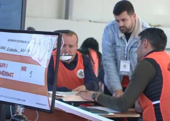 “Emigrantët, votë me postë”/ Propozimi i PS për zgjedhjet e 2025: Regjistrimi deri në 90 ditë para zgjedhjeve