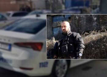 VIDEO/ Autori i afrohet nga mbrapa dhe e godet në qafë, dalin pamjet e sulmit ndaj policit në Shkodër