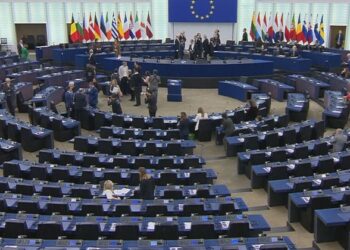 Sondazhi/ Skandali në Parlamentin Europian, 550 punonjës kanë përjetuar ngacmime seksuale dhe psikologjike