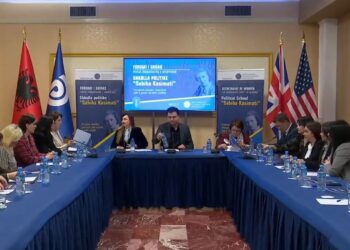 VIDEO/ Basha mbledh gratë e PD, por nuk i shkon askush përveç Pampurit dhe Alibeajt