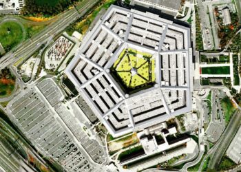 Pentagoni: Nëse Kievi humbet luftën, NATO do të duhet të luftojë kundër Rusisë