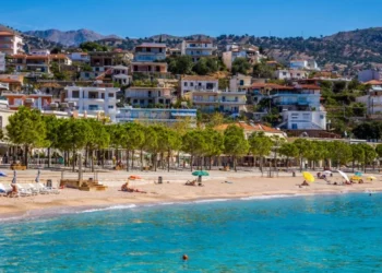 “La Razón”: Shqipëria, destinacioni surprizë i Evropës Lindore
