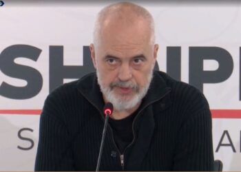 Live/ Rama flet pas mbledhjes në Shkodër: U bë analizë e qeverisjes në disa sektorë. Anëtarësimi në BE, pikë e rëndësishme