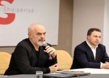 Rama: Për drejtësinë është hapur ‘porta e re’! PS garanci për zhvillim, vota s’është biletë për stadium as çështje zemre