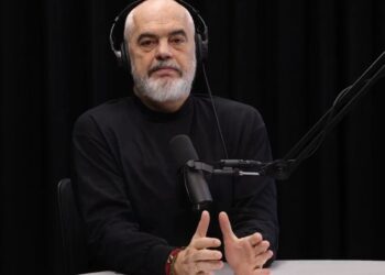 VIDEO/ Rama tregon ‘porosinë’ për bashkëpunëtorët: A jeni të informuar se rruga mbaron?!