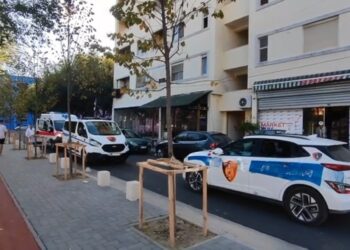 Ngjarje e rëndë në Durrës/ Vajzën e hedhin nga kati i dytë i hotelit, dyshimet e policisë