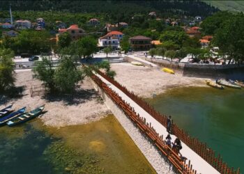 Shiroka, ndjellëse për të huajt – Ajri, liqeni, mali dhe gatimet, arsyet që listojnë vizitorët