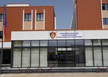 Aksioni/ Transportonte 5 emigrantë me makinë, arrestohet 19-vjeçari në Shkodër
