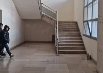 Plagosi kuzhinierin se nuk i pëlqeu ushqimi, burg për shqiptarin në Greqi