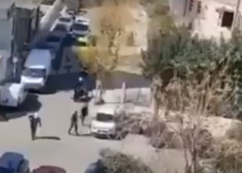 VIDEO/ Ndjekje si në filma: 30-vjeçari shqiptar “cirk” policisë greke, efektivët i qëllojnë gomat, ai i përplas