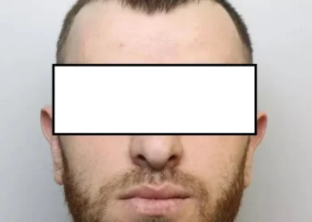 EMRAT/ U kapën në “shtëpi bari” në Angli, dënohen me burg dy të rinjtë shqiptarë, njëri djali i ish-efektivit të policisë