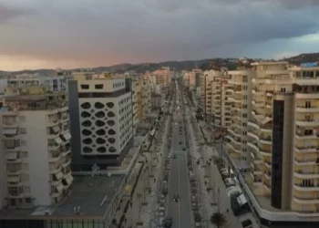 Ndryshon ligji: Shtëpitë me qira, lehtësi për ata që përdorin platformat online, detyrimin për t’u regjistruar në QKB do ta kenë vetëm…!