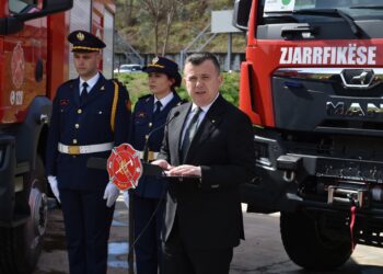 Zjarrfikëse të reja për Lezhën, Fierin dhe Pogradecin/ Balla: Vijojmë modernizimin