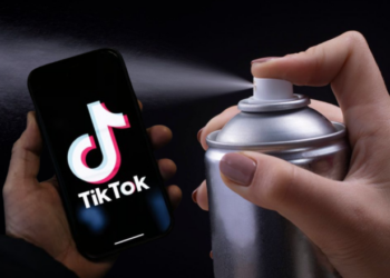 Sfida e rrezikshme e TikTok që po u merr jetën adoleshentëve