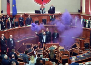 Opozita nuk heq dorë nga kaosi në parlament, Bardhi: Mund t’i bllokojmë sërish seancat nëse Rama shkel prapë kushtetutën