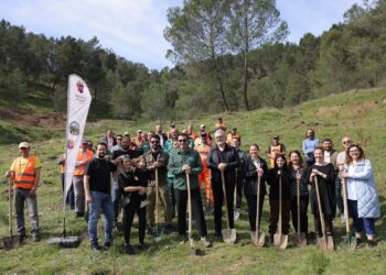 Mbillen 3000 rrënjë fidanë në Prush, Veliaj: Periferia është fokusi i këtij mandati. Jeta ndahet në ata që bëjnë punë dhe në ata që bëjnë si bretkosat në liqen