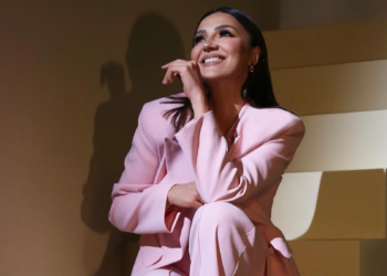 Rrinte me orë të tëra në tualet duke imituar Jennifer Lopez, motra kujton fillimet e Marsela Çibukajt