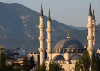 “The Guardian”: Aventura katërditore nga Britania e Madhe në Shqipëri