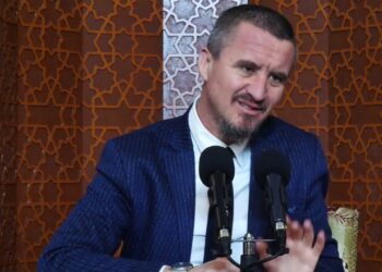 Kush është politikani më i devotshëm? Ahmed Kalaja bën batutën epike