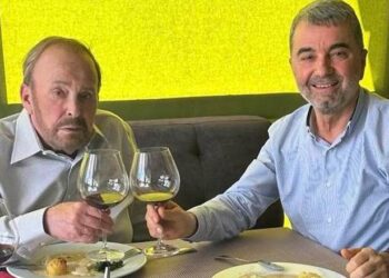 FOTO/Ish-kryeministri Fatos Nano shfaqet për herë të parë në publik pas problemeve të rënda shëndetësore