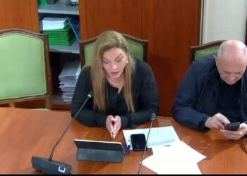 Vokshi çon në Komision “Qytetarin Dixhital”: Në QSUT kanë vdekur 4 pacientë nga ikja e dritave