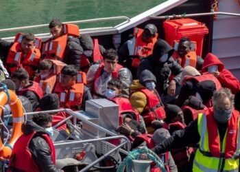 Dërgimi i azilkërkuesve në Ruandë, The Guardian zbardh detaje nga operacioni kombëtar që nis të hënën