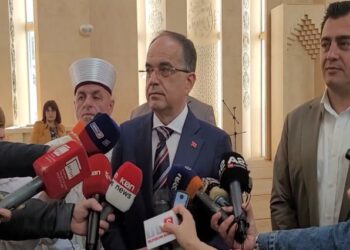 Begaj uron Fitër Bajramin nga Elbasani: Harmoninë fetare ta trashëgojmë ndër breza