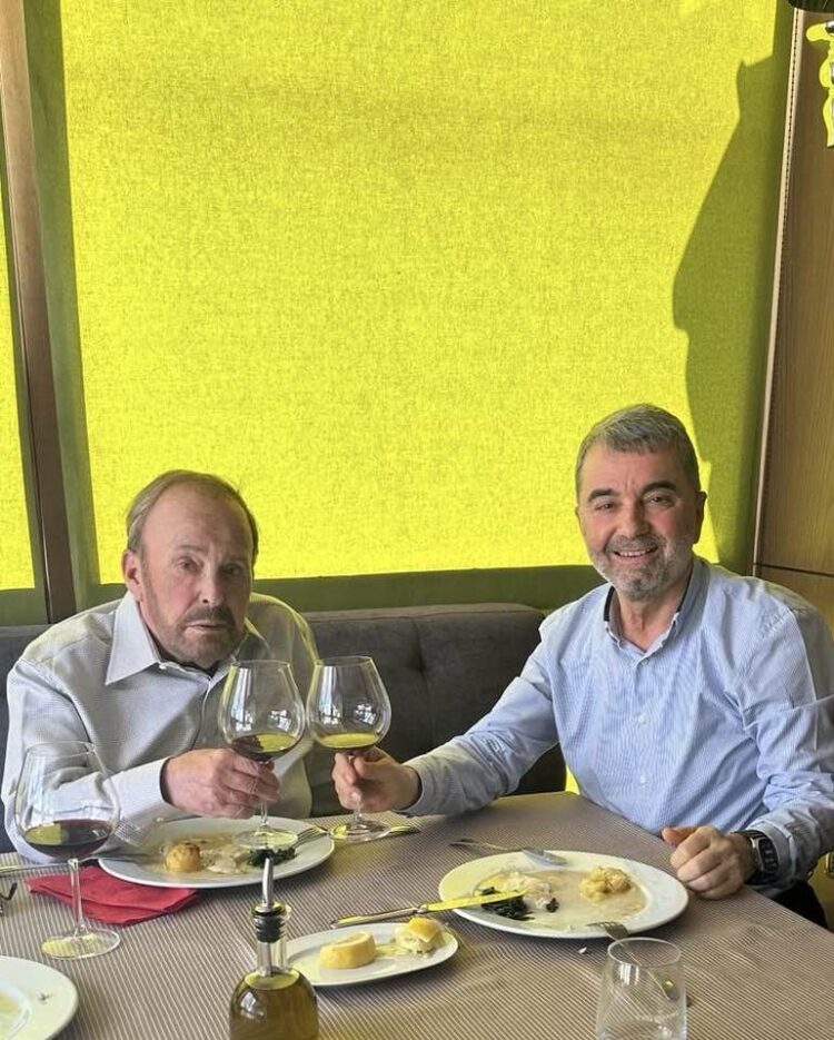 FOTO/Ish-kryeministri Fatos Nano shfaqet për herë të parë në publik pas problemeve të rënda shëndetësore