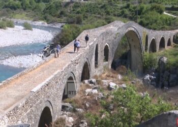 Ura e mesit dhe kalaja e Drishtit, dy nga atraksionet më të vizituara në Shkodër