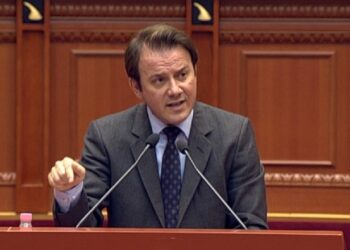 VIDEO / Ish-deputeti i LSI, Ralf Gjoni, paraqitet në SPAK