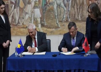 Shqipëria “heq” kufirin me Kosovën, nuk do të ketë kontroll kartash identiteti për 9 muaj