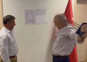 VIDEO / Meta ndan porositë për 27 Prillin: Poshtë ballkonit të Doktorit do këndojmë “Moj Serbi murin ta prisha”…