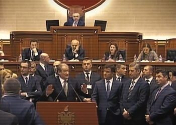 “Nuk e jap më dorëheqjen për Shkëlzenin”, PD i përgjigjet Metës: Iku koha kur ushqeheshe me “gjakun” e demokratëve