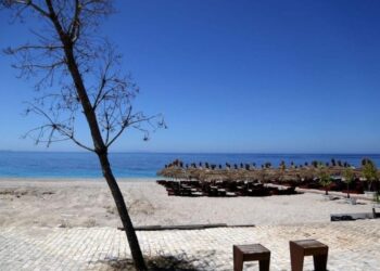 Policia në Dhërmi thirrje operatorëve turistikë: Mos hidhni inertet në rrugë dhe mos ndërtoni pa leje