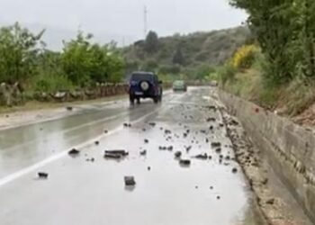 Reshjet/Rrëshqitje gurësh e dherash në akset Berat-Poliçan dhe Poliçan -Skrapar