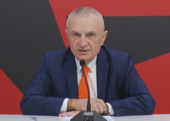 “Dumani më çoi fjalë që të arratisem”, Meta e pohon: Amerikanët më duan në burg!