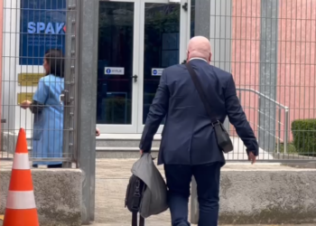 Berisha sërish kërkesë për ndryshimin e masës së sigurisë, gjykata shtyn seancën