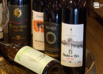 Vera konsumohet më shumë se rakia, prodhimi vendas rritet, por shqiptarët preferojnë verërat italiane