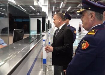 Sezoni turistik, Balla në Rinas: Mirësjellje me të huajt që vijnë në Shqipëri