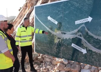 Tuneli i Llogorasë/ Zv.kryeministrja Balluku inspekton ndërtimin e rrugëve ndihmëse: Dorëzimi do të ndodhë…!